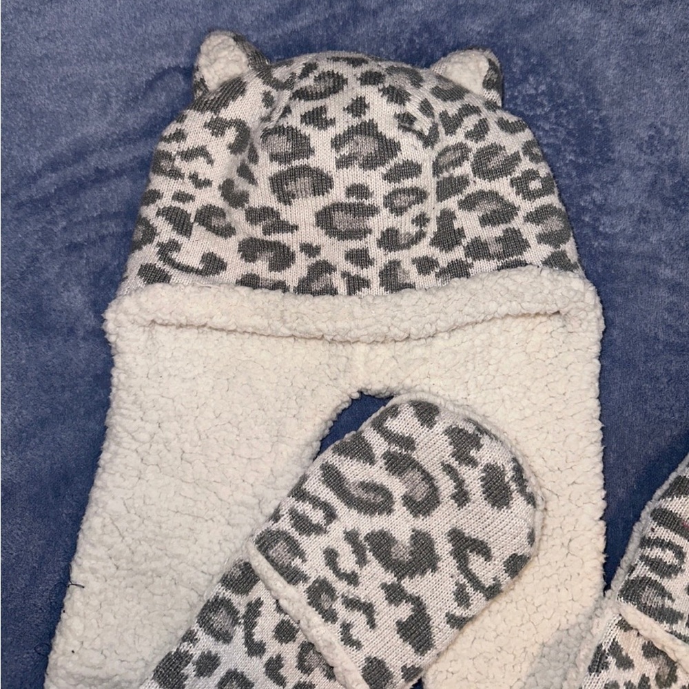 Cat Hat - Picture 2 of 3